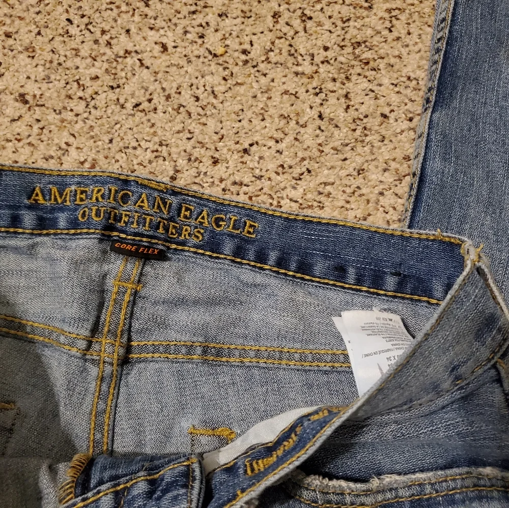 American Eagle Outfitters Core Flex Distressed PaLight Denim Slim Straight Jeans
